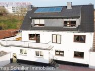 Zweifamilienhaus mit Nebengebäude, 2 Garagen und modernisierter Ausstattung - Limeshain