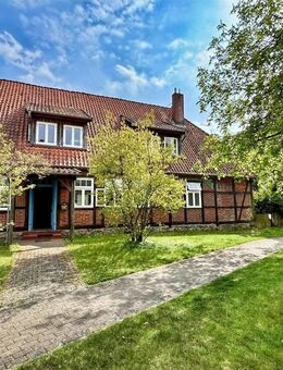 Historisches Fachwerkhaus mit 2 Wohneinheiten und viel Platz in Holdenstedt sucht neue Eigentümer - Uelzen