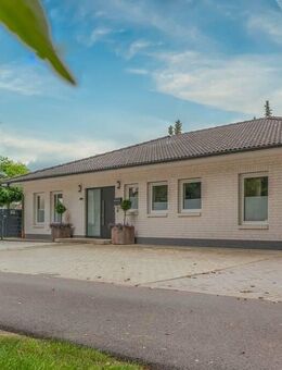 Seltene Gelegenheit! Moderner Bungalow mit großzügigem Grundstück - Esche