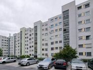 Modernisierte u. renovierte 3-Zi.-Wohnung mit Wintergarten-Balkon, Einbauküche u. Stellplatz! - Salzgitter