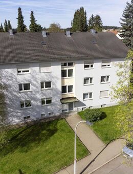 RE/MAX: TOP PREIS/LEISTUNGS-Verhältnis: Modern sanierte 2-Zi.-Wohnung DIREKT BESZUGSFREI! - Villingen-Schwenningen