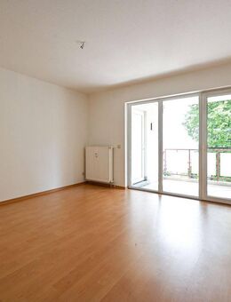 Helle 2-Raum-Wohnung mit Balkon in ruhiger Lage von Höheinstein-Ernstthal zu vermieten - Hohenstein-Ernstthal