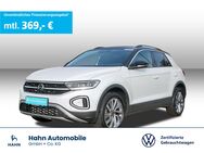 VW T-Roc, 1.5 TSI Move Digital, Jahr 2023 - Backnang