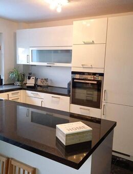 Helle und gepflegte 3-Raum-Wohnung mit EBK + TG Stellplatz in Schönaich - Schönaich