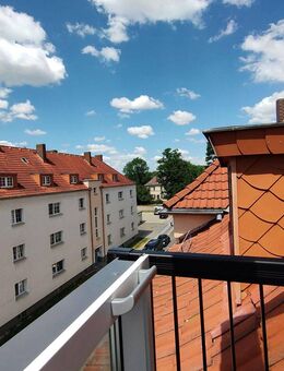 Singlewohnung im Dachgeschoss mit EBK in der Gartenstadt Leuna - Leuna