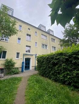Einfache Wohnung noch unsaniert, aber mit kleinem Gartenanteil ! - Dresden