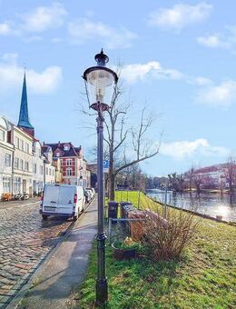 Rarität: Lübecks Postkartenmotiv! Malerisches Altstadthaus in Top-Zustand und 1a-Lage an der Trave! - Lübeck