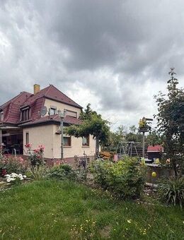 Doppelhaushälfte mit riesigem Grundstück in Panitzsch bei Leipzig - Borsdorf