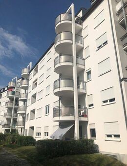 Tolle neu, renovierte 2-Zimmer-Wohnung mit Aufzug+Balkon+Tiefgarage in Karlsruhe - Karlsruhe