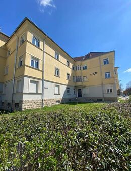 3-Raum-Wohnung im Grünen mit Einbauküche und tollem Ausblick vom Balkon! - Gera