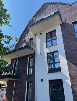 *** 2-ZIMMER-NEUBAUWOHNUNG MIT FAHRSTUHL UND TIEFGARAGE IN HH-POPPENBÜTTEL ZU VERMIETEN *** - Hamburg