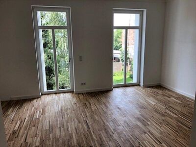 NEUWERTIGE Wohnung mit Parkett, Fußbodenheizung, EBK und Balkon in Stadtparknähe!!!
