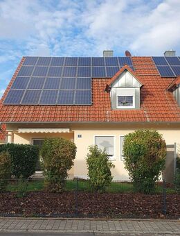 Großzügige DHH mit schönem Garten in ruhiger Lage mit Blick auf die Felder - Weichering
