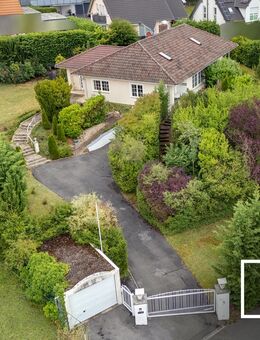 Privatsphäre, Naturblick & Top-Lage! Exklusives Anwesen mit Einliegerwohnung und 1.906 m² Grundstück - Stegaurach