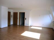 Vorankündigung, frei ab 01.10.2024! Renoviertes 1-Zimmer Apartment, ca. 45 m², Einbauküche, Panoramablick, Zentrale Lage in Bad Brückenau - Bad Brückenau