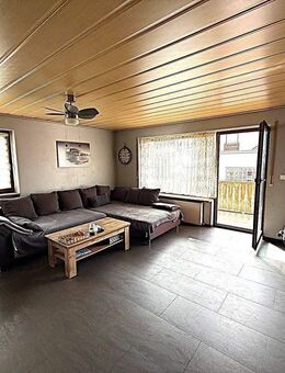 Traumhafte 4-Zimmer-Wohnung mit 104 m², Balkon, eigenem Gartenanteil, Kellerabteil und Kfz-Stellplatz - Nürnberg