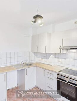 Renovierte 3-Zimmer-Wohnung mit Einbauküche und Balkon - Itzehoe