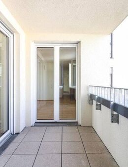 Lichtdurchflutete Familienwohnung mit Loggia - !!!WBS 2 (5 Pers.!) erforderlich!!! - Frankfurt (Main)