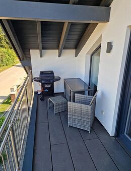Zur Vermietung: Stilvolle 2,5 Raum-DG-Wohnung mit gehobener Innenausstattung mit Balkon und Einbauküche in Barwedel - Barwedel