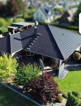 SCHADE IMMOBILIEN - DIE Gelegenheit! Langfristig vermieteter Bungalow auf hohem Niveau! - Plettenberg