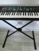 Keyboard groß mit Anleitung und Musikbuch / Hefte in 59425