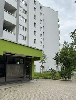 **MODERNISIERTE 1,5 ZIMMER WOHNUNG MIT DUSCHBAD - ENERGETISCH SANIERT** - Berlin