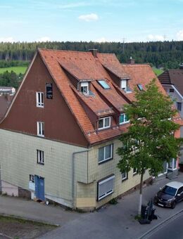 Top Kapitalanlage mit 7,5% Nettorendite! Zwei Häuser auf einem Grundstück in zentraler Lage - Sankt Georgen (Schwarzwald)