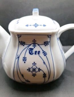 Teekanne K&S Blei- und Kadmiumfrei Gesamthöhe 13cm weiß blau verziert 10cm Breit - Essen