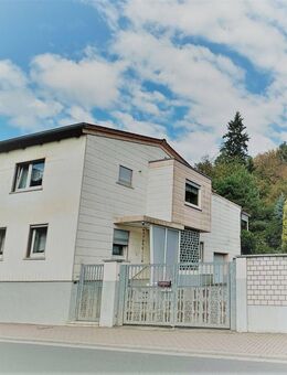 *** Gepflegtes Einfamilienhaus am Stadtrand von Eisenberg sucht neue Eigentümer *** - Eisenberg (Pfalz)