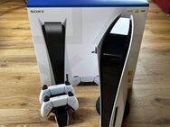 PlayStation 5 mit Controller - Berlin