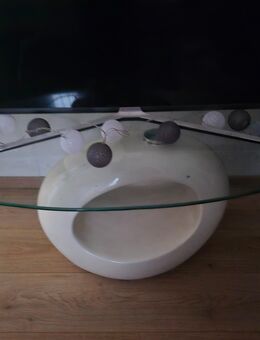 Couchtisch oval in weiß mit glasplatte - Delmenhorst