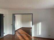 Sofort beziehbar: helle und top gepflegte Wohnung in ruhigem MFH mit tollem Ausblick vom Balkon - Heubach