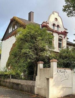 Flexibel nutzbares Zweifamilienhaus im Villenstil mit Wintergarten, Balkon/Loggia und uneinsehbarem Garten in der Parkstraße mit Altlasten - Lüdenscheid