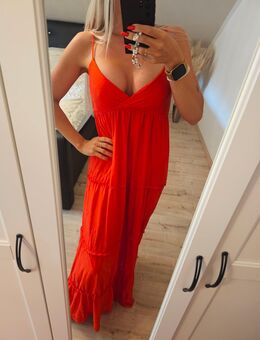 Rotes Kleid - Wunstorf