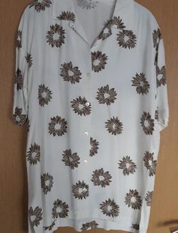 Bluse, 1/2 Arm, weiß mit Blumen, Gr: 40 - Immenhausen
