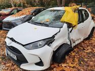 Toyota Yaris, 1.0 VVT-i Comfort UNFALL, Jahr 2022 - Ingolstadt