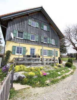 Traumhaft schöne Bauernhof-Hälfte mit herrlicher Fernsicht! - Hergatz