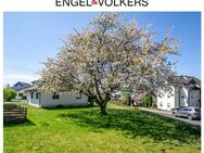 Engel & Völkers: Baugrundstück für Ihr Traumhaus in Hennef ! - Hennef (Sieg)