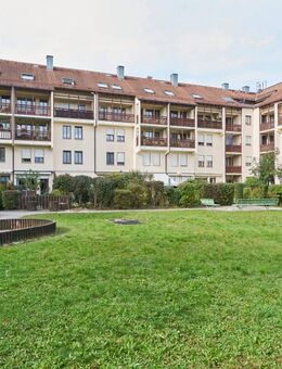 Geräumige 2-Zimmer-Wohnung mit 20 m² großem Hobbyraum, in ruhiger Lage von Unterschleißheim. - Unterschleißheim