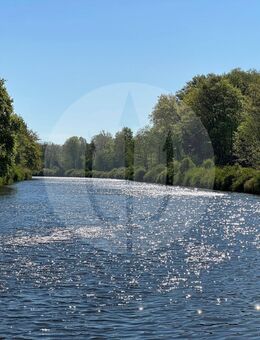 Liegeplatz - ca. 561 m² mit Steganlage und ca. 25 m Hausboot - Gemarkung: Tiergarten - Berlin