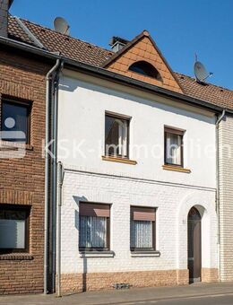 Die besten Geschichten entstehen aus Veränderung - dieses Haus wartet auf Ihre Ideen. - Erftstadt