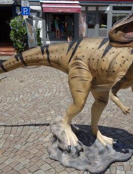 Allosaurius mit Standplatte Höhe 175 cm - Hergisdorf