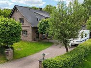 Wildeshausen/Düngstrup: 186 m² Wohnfläche im eleganten Landhaus aus 2005 mit Doppelcarport - Wildeshausen