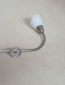 Matt silberfarbene Wandlampe mit 2 x Schraubbefestigung von Paul - Kiel Neumühlen-Dietrichsdorf