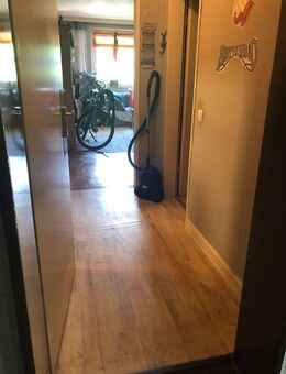 Ruhig gelegene 1,5-Zimmer-Wohnung mit schönem Balkon und Fahrstuhl (vermietet) in Neumünster-Ruthenberg zu verkaufen - Neumünster