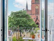 Kapitalanlage: Vermietete Wohnung mit Südbalkon und Blick auf die Apostel-Paulus-Kirche - Berlin