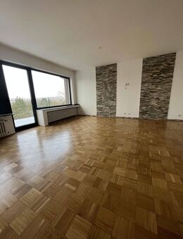 Lichtdurchflutete 3,5-Zimmer-Wohnung mit Balkon - Solingen (Klingenstadt)