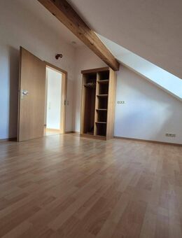 76m² DG 3 Zimmer Wohnung / 2x WG Zimmer - ab sofort befristet bis 28.02.2026 - Putzbrunn
