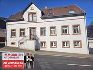 Freistehendes Mehrfamilienhaus, 5 Wohneinheiten, Garten, 4 Garagen, 1 Stellplatz - Schiffweiler