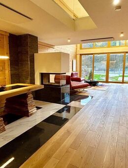 Luxus-Reihenmittelhaus mit 256 m² Wohnfläche, 467 m² Grundstück, Sauna und Design-Ausstattung - Eckental